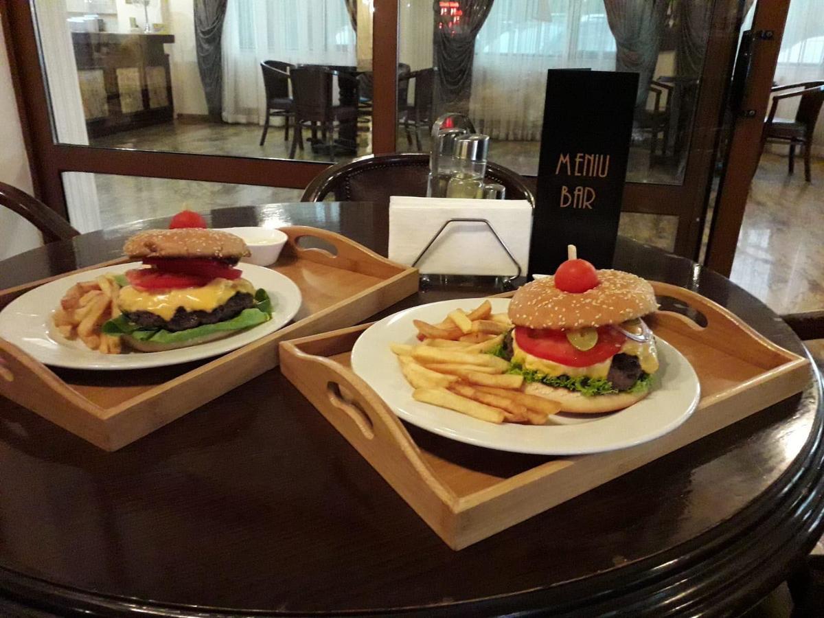 Hotel Transilvania 잘러우 외부 사진
